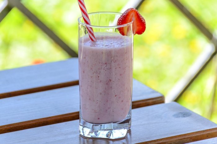 Strawberry drink Kefir